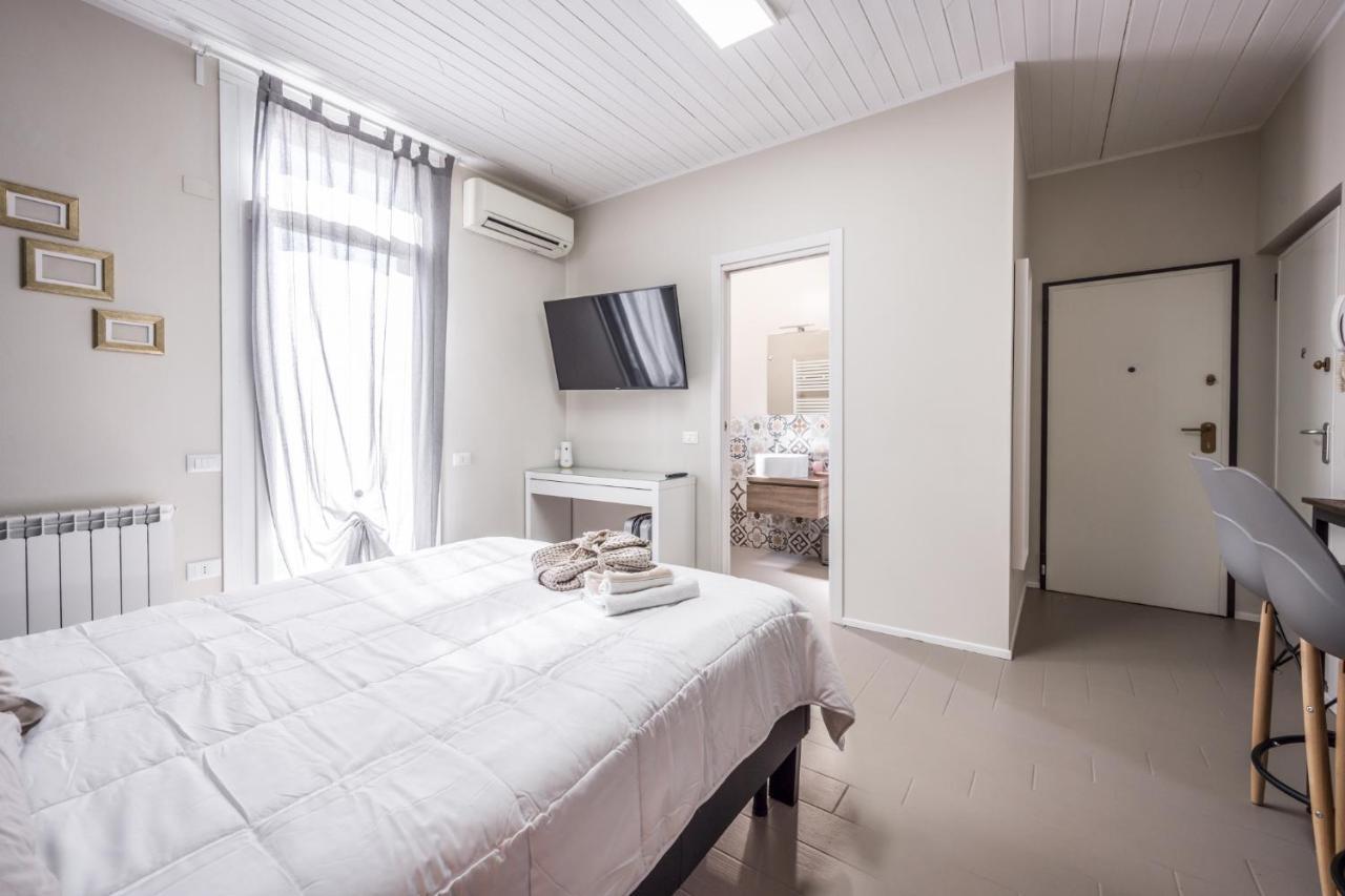 Suite 649 Mono Con Terrazzo Modena Exterior photo
